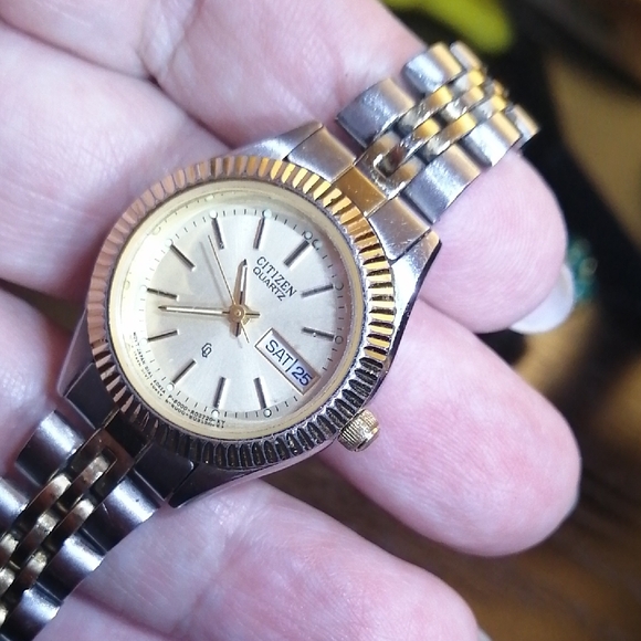 Citizen Accessories - Citizen Two-Tone Gold and Silver Watch For Small Wrist 6 Has Battery